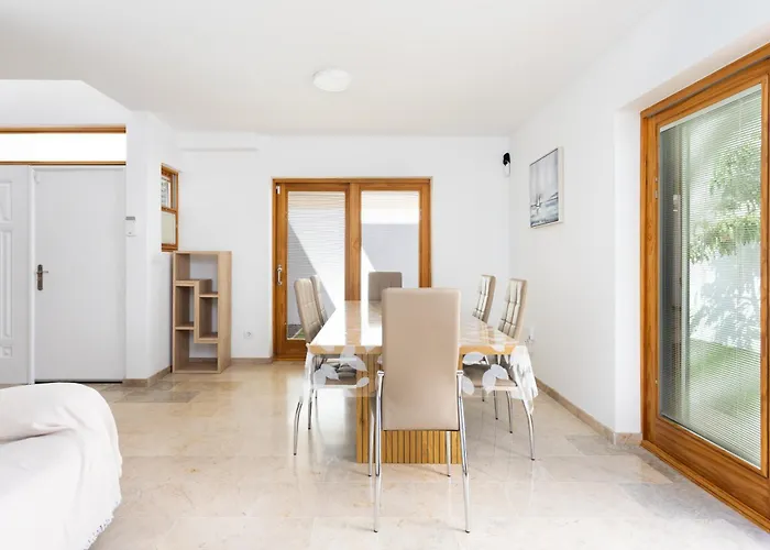 Ferienhaus Casa Malo Garden And Sea View Townhouse
