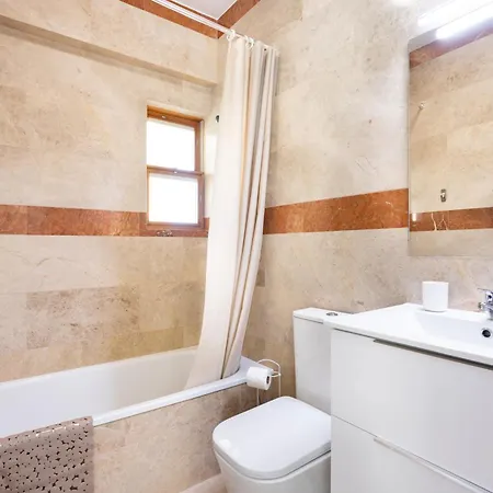 Summer Dream House - Garden And Sea View Townhouse Holiday home La Jaca